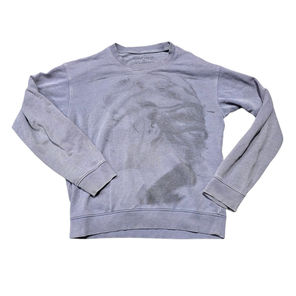 Taylor Swift Portrait Sweatshirt Women's Size M Crew‎ Neck Gray Pullover Pilling